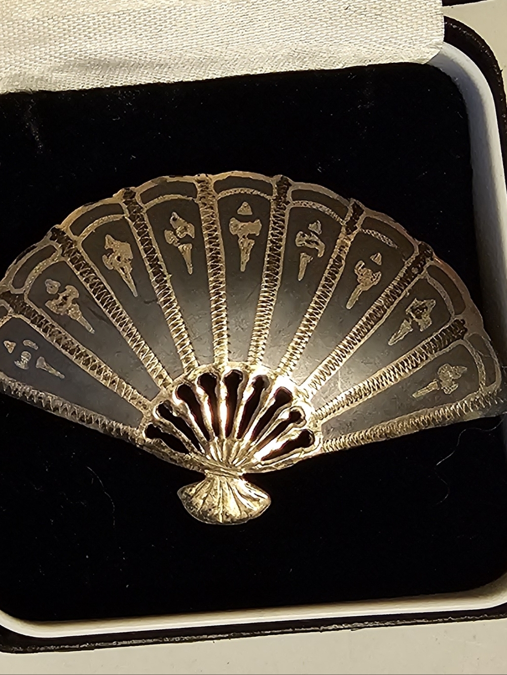 SIAM 925 Sterling Silver  Vintage Enamel Niello Fan Brooch Pin